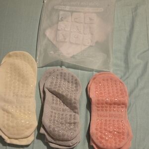 Auxiliary Non-Slip Socks Set - Cream, Gray, Pink